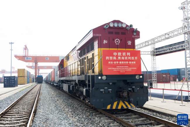 Китай запустил новый маршрут грузовых поездов в Европу в обход России