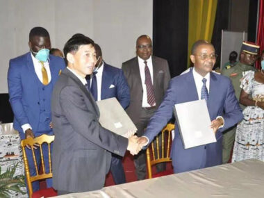 Китайская Sinosteel подписала контракт на 690 млн долл. на разработку месторождения железной руды в Камеруне