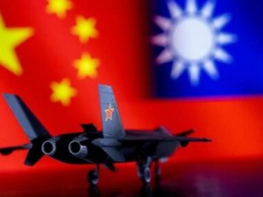 Китай провел масштабные военные учения вблизи Тайваня - Reuters