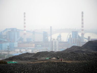 Китайский регулятор обозначил неприемлемые действия по повышению цен на уголь
