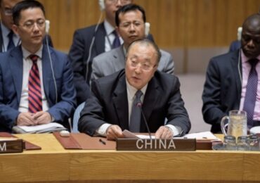 Постпред Китая в ООН обвинил НАТО в провокациях блоковых противостояний