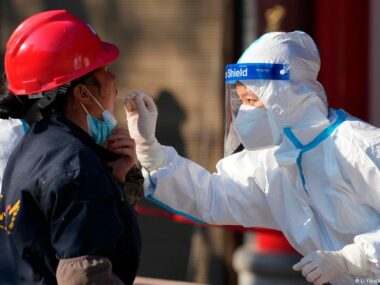 Система отслеживания коронавируса в Китае может использоваться для предотвращения протестов - СМИ