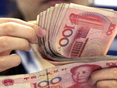 РФ заняла третье место по использованию юаня в международных расчетах