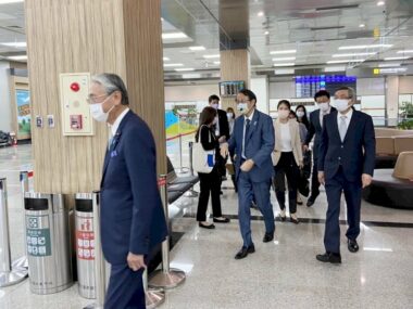 Японские парламентарии прибыли с визитом на Тайвань