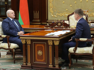Александр Лукашенко провел рабочую встречу с послом Беларуси в Китае
