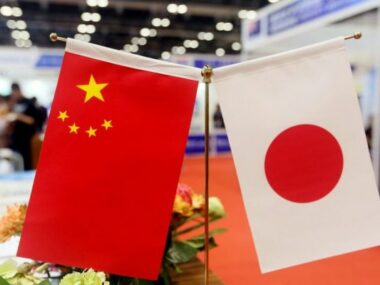 Си Цзиньпин поздравил премьер-министра Японии с 50-летием нормализации дипотношений