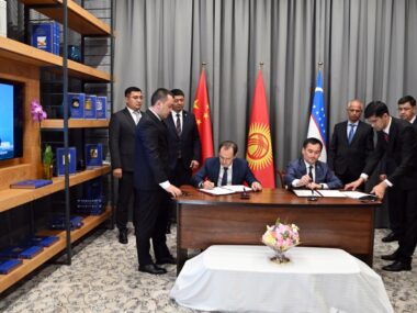Китай, Киргизия и Узбекистан подписали соглашение по строительству железной дороги между странами