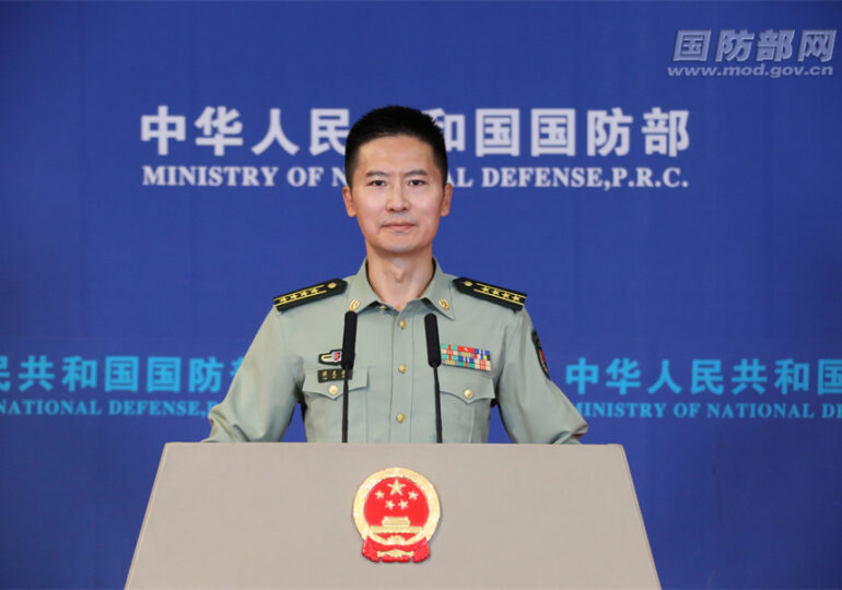 Китай продолжит укреплять сотрудничество с РФ в военной сфере - минобороны КНР