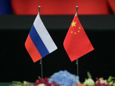 Китайская сторона продолжит поддерживать РФ под руководством Путина - МИД КНР