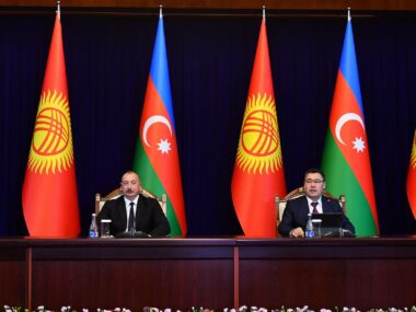 Президент Азербайджана: железная дорога КНР-Киргизия-Узбекистан позволит увеличить товарооборот
