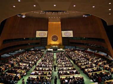 Китай воздержался при голосовании за резолюцию ООН, осуждающую российские "референдумы"