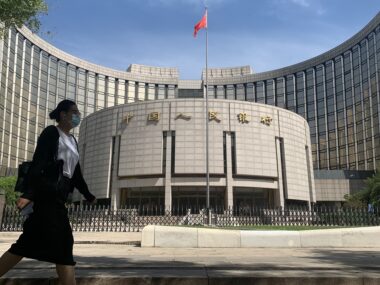 Шесть крупнейших банков КНР с начала года предоставили кредитов на 1,32 трлн долларов