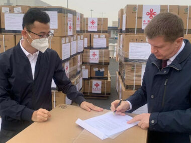 КНР передала Беларуси 2 млн доз вакцины от коронавируса