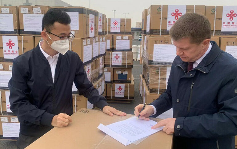 КНР передала Беларуси 2 млн доз вакцины от коронавируса