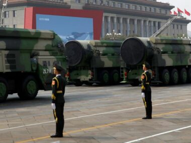 Китай к 2035 году может нарастить арсенал в 1500 ядерных боеголовок - Пентагон