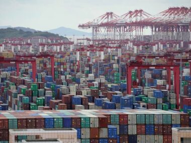 Экспорт Китая в октябре сократился на 0,3%