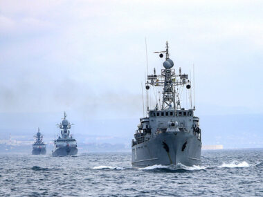 Россия и КНР начали учения в Восточно-Китайском море