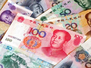 Россия, скорее всего, начнет закупать юань на валютном рынке в 2023 году - Reuters