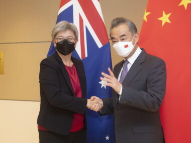 Главы МИД Австралии и КНР провели первую за несколько лет встречу