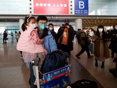 Китай впервые с начала пандемии открыл границы для иностранцев