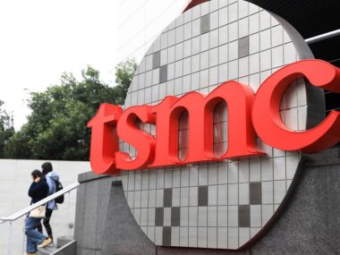 Тайваньская TSMC заявила о сокращении инвестиций из-за падения спроса на чипы