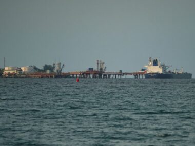 РФ на фоне санкций ЕС использует китайские танкеры для экспорта нефти в Азию