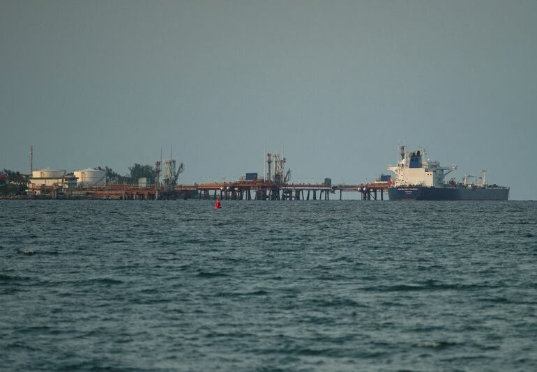 РФ на фоне санкций ЕС использует китайские танкеры для экспорта нефти в Азию