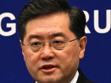 Китай глубоко обеспокоен постоянной эскалацией конфликта - Цинь Ган