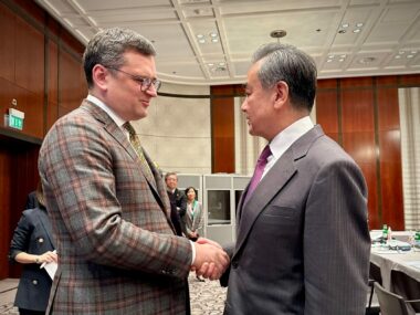 Дмитрий Кулеба встретился с главой офиса иностранных дел ЦК КП Китая
