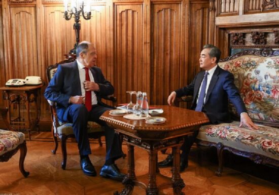 Лавров и Ван И осудили военные удары США и Израиля по Ирану