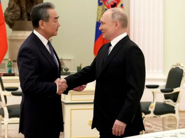 Отношения Китая и РФ являются зрелыми и стабильными - Ван И на встрече с Путиным