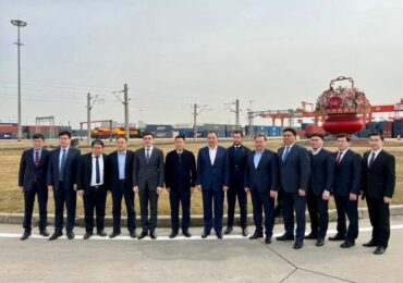 Казахстан построит собственный терминал в КНР