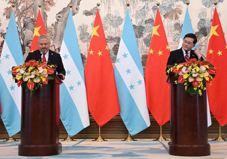 КНР и Гондурас установили дипломатические отношения
