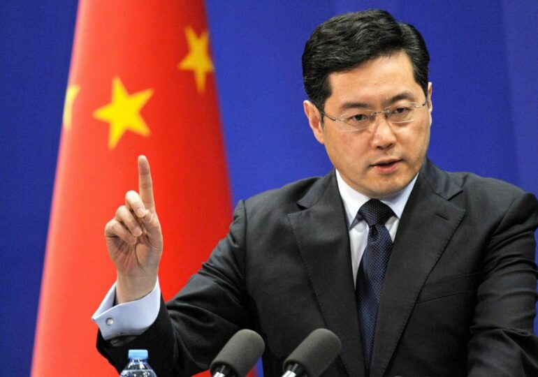 КНР не будет предоставлять оружие сторонам конфликта - Цинь Ган о войне в Украине