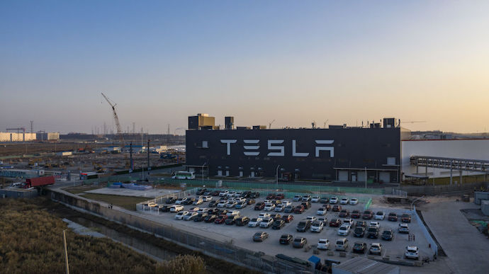 Tesla построит в КНР завод по производству аккумуляторов Megapack