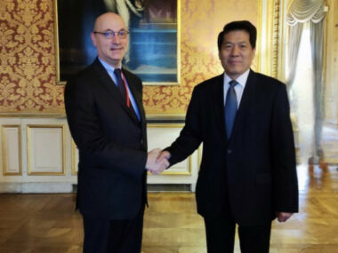В МИД Франции провели встречу со спецпредставителем КНР