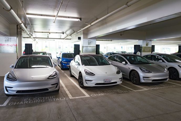 Tesla отзовет более 1,1 миллиона автомобилей в КНР