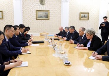 Ли Хуэй встретился с министром иностранных дел РФ