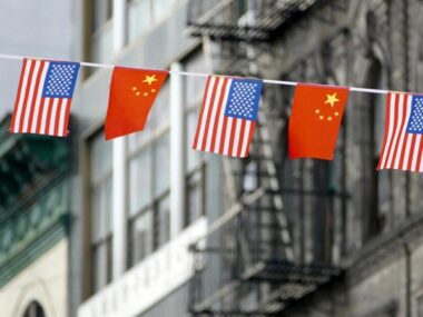 Главы Минторга Китая и США обсудили двустороннее сотрудничество
