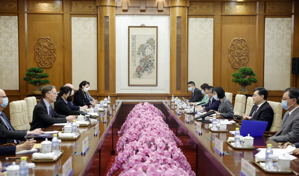 Глава МИД КНР встретился с послом США в Китае