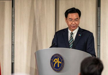 Глава МИД Тайваня посетит Европу на следующей неделе - Reuters