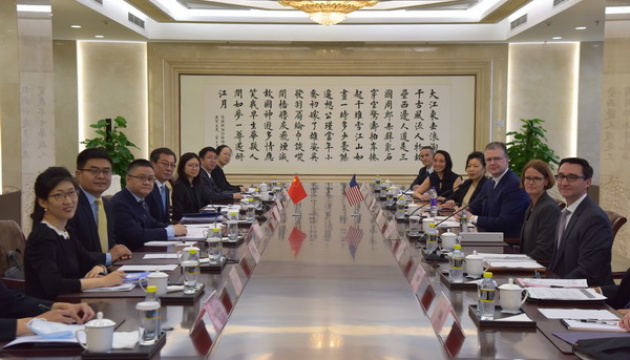 Китай и США провели переговоры по улучшению двусторонних отношений