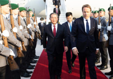 Премьер Китая прибыл в Германию с государственным визитом