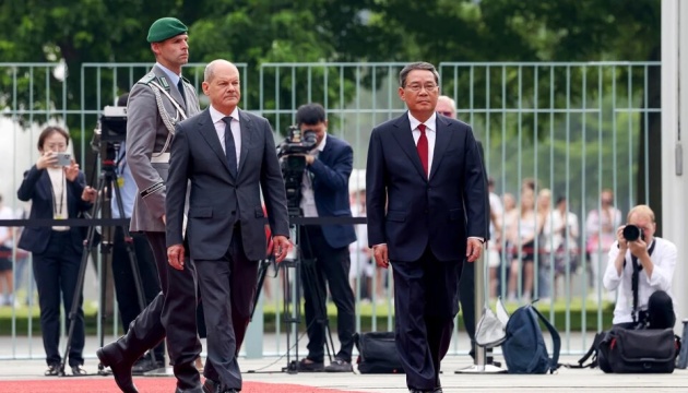 Шольц встретился с премьером КНР и призвал Пекин оказать влияние на Москву
