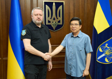 Генпрокурор Украины провел встречу с послом КНР
