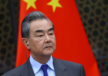 Ван И призывает Японию и Южную Корею к сотрудничеству с Китаем