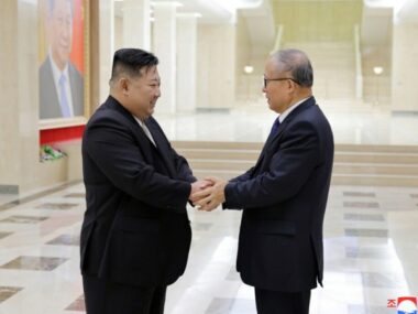 Ким Чен Ын пообещал увеличить сотрудничество с КНР до "нового высокого уровня"