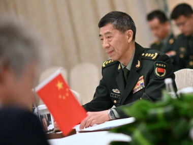 Министр обороны КНР встретился с главкомом ВМФ России