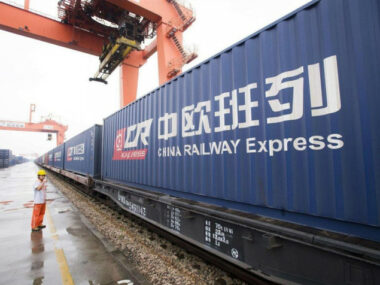 Из китайского Гуйяна в Казахстан отправился первый контейнерный поезд
