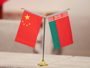 Беларусь договорилась с КНР о поставках медицинского оборудования